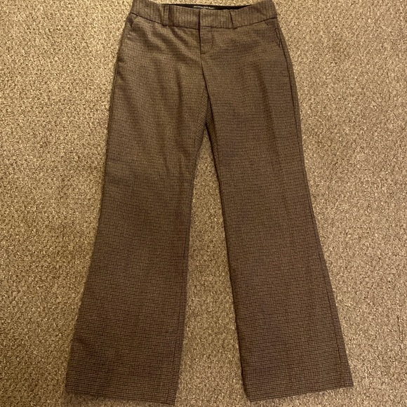 Banana Republic. Brown herringbone dress pant. Size 4P - Picture 1 of 3